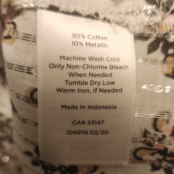 Talbots Floral Print Sleeveless Blouse With Black & Metallic Accents - NWT - Picture 6 of 8